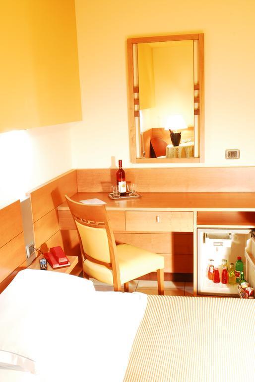 Hotel Club Astor Ugento Esterno foto