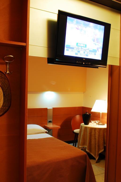 Hotel Club Astor Ugento Esterno foto