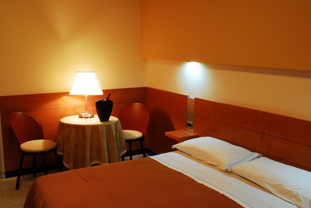 Hotel Club Astor Ugento Esterno foto