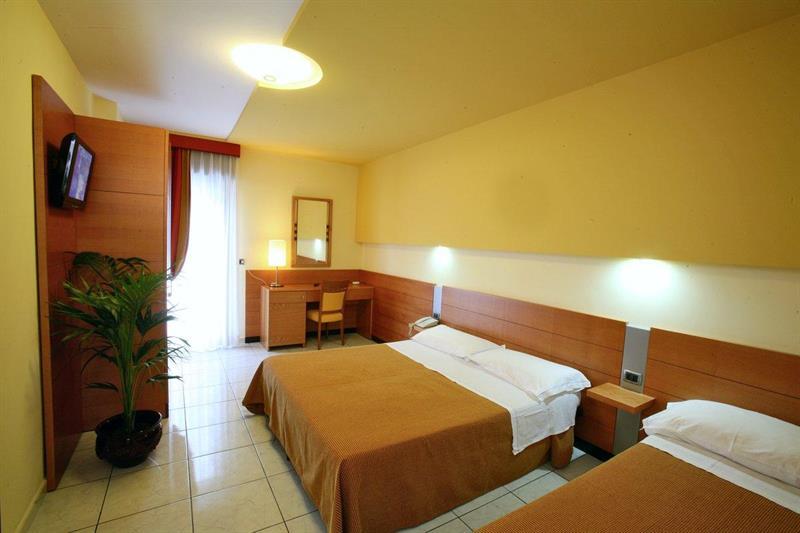 Hotel Club Astor Ugento Esterno foto